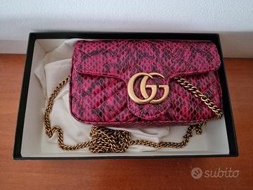 Borsa pochette Gucci Marmont Python fucsia
