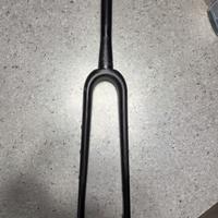 Forcella in carbonio per gravel