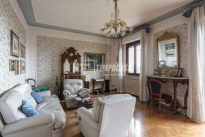 Quadrilocale panoramico con posto auto