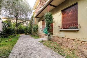 VILLA SINGOLA A TOSCOLANO-MADERNO