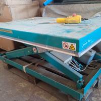 Piattaforma elevatrice - elevatore a pantografo