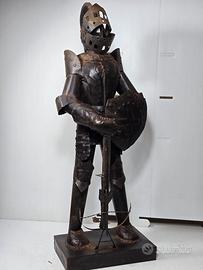 statua vintage cavaliere medioevale in ferro 