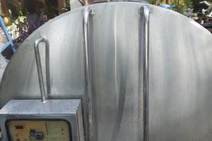 contenitore con per stalle latte munto