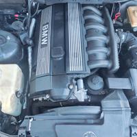 motore BMW 320i