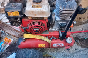 compressore a  scoppio per raccolta olivo