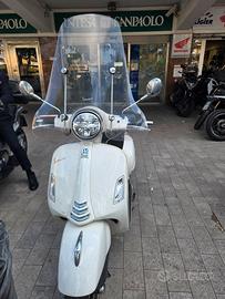 Piaggio Vespa 300 GTS 2019 EUROSCOOTER ESAMINO per