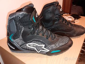 Abbigliamento moto femminile