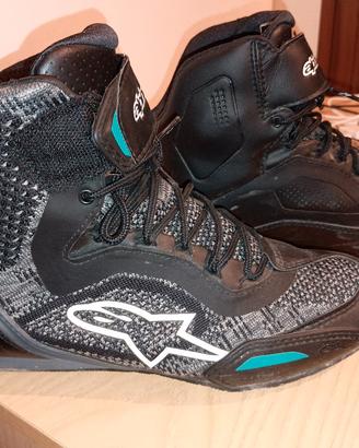 Abbigliamento moto femminile