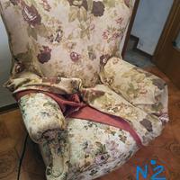 Regaliamo N.2 Poltrone a Fiori