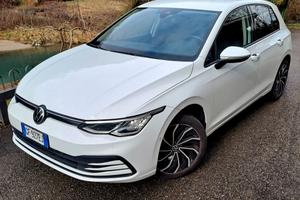 VW GOLF 8- 2.0 TDI - FULL OPT -NEOPATENTATI