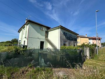 Villa di 198 m² con più di 5 locali a Zoppola