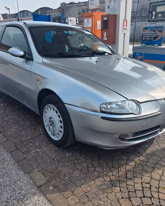 Alfa Romeo 147 1.6i 16V Twin Spark cat 3p. Con 251