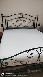 Letto in ferro matrimoniale  con  doghe elettriche