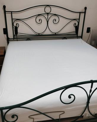 Letto in ferro matrimoniale  con  doghe elettriche