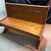 Panca in legno con contenitore