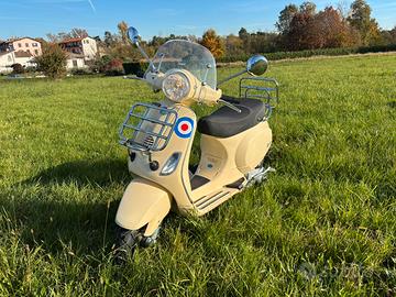 Piaggio Vespa 150 LX