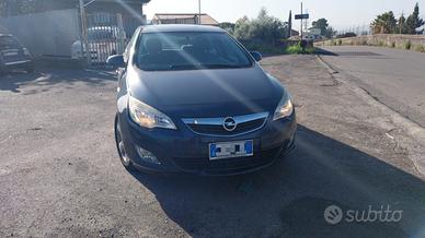 Opel Astra 2012