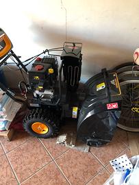 Spazzaneve a motore nuovo Mc cullock