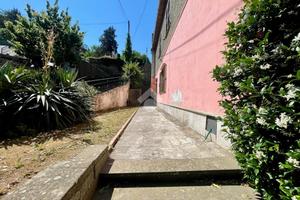 VILLA A SCHIERA A VALENTANO