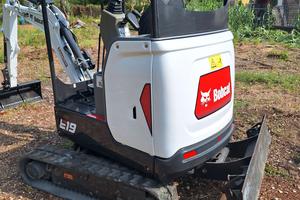scavatore Bobcat e19