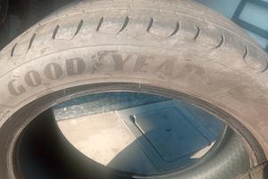 gomme 215/45/R16