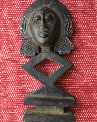 Maschere e statue arte africana
