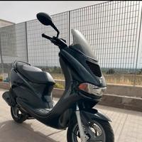 Scooter Peugeot Elyseo 100