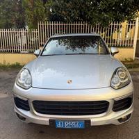 Porsche Cayenne S ibrida