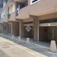 NEGOZIO A BUSSOLENGO