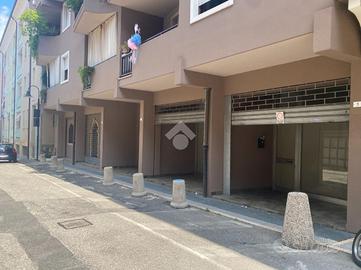 NEGOZIO A BUSSOLENGO