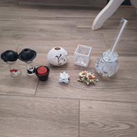 vari oggetti decirativi