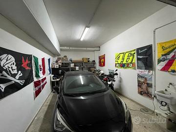 Box auto moto 27 mq