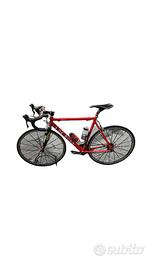 Bici da corsa derosa super accessoriata