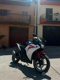 HONDA CBR 250 R