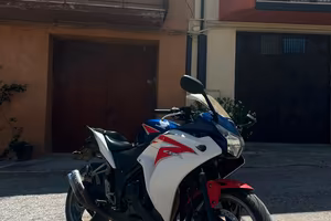 HONDA CBR 250 R
