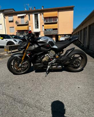Streetfighter v4s full carbon 2020