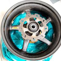 Cerchio Suzuki carbonio 