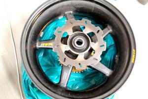 Cerchio Suzuki carbonio 