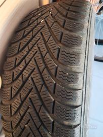 Pneumatici invernali 195/60 R15 88T Pirelli