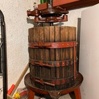 Torchio manuale per uva da 60cm