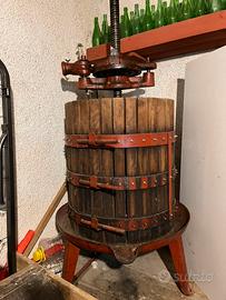 Torchio manuale per uva da 60cm