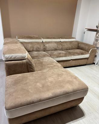 Divano in tessuto alcantara