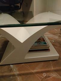 Tavolino bianco lucido con piano in vetro