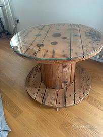 Tavolino con piano in vetro