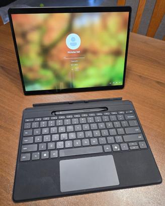 Microsoft Surface Pro 9 + Tastiera Pro Flex + Pen