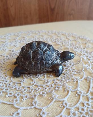 Tartaruga firmata Magrino, ricoperta in argento