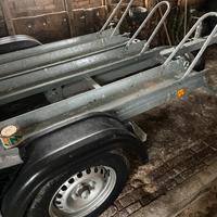 Rimorchio per trasporto motociclette