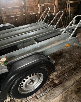 Rimorchio per trasporto motociclette