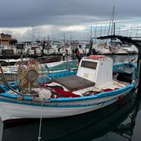 barca da pesca con licenza