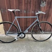 Bicicletta scatto fisso single speed